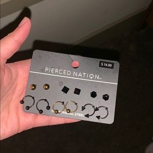 GOLD / BLACK DIAMONDS EARRING AND STEEL